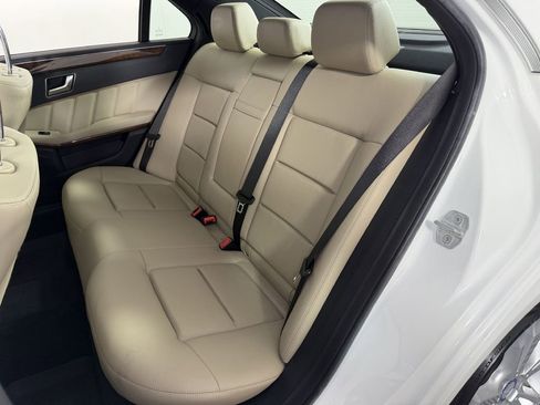 Used 2013 Mercedes-Benz E 350 4MATIC Sedan image 13