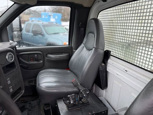 Used 2007 Chevrolet Kodiak C4500 2WD Regular Cab image 23