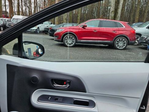 Used 2014 Toyota Prius C Two image 31