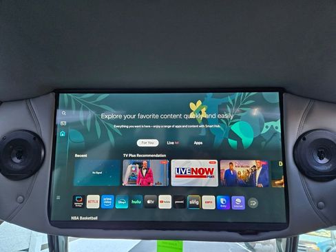 New 2025 GMC Savana 2500 Extended w/ Driver Convenience Package image 21