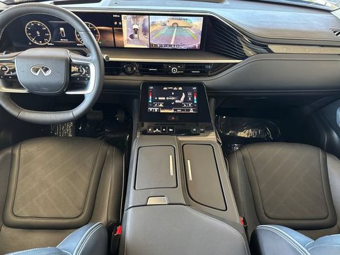 Used 2025 INFINITI QX80 Luxe RWD image 12