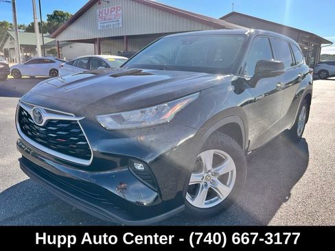 Used 2020 Toyota Highlander LE AWD/4WD image 1