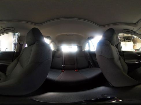 Used 2025 Toyota RAV4 XLE image 43