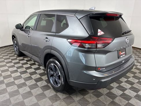 Used 2026 Nissan Rogue SV FWD image 5