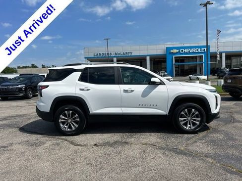 Used 2025 Chevrolet Equinox LT w/ Convenience Package II FWD image 2