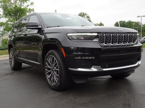 Used 2021 Jeep Grand Cherokee L Summit AWD/4WD image 11
