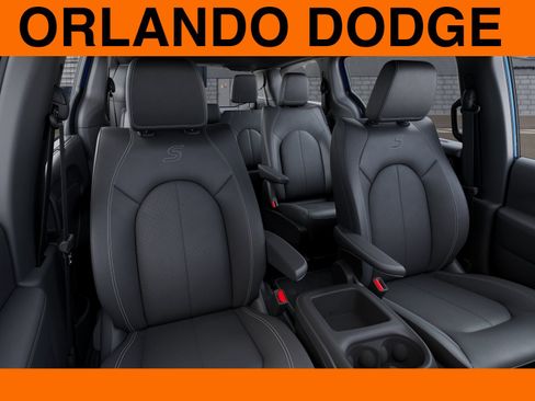 New 2026 Chrysler Pacifica Select image 16