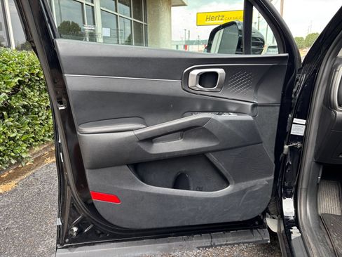 Used 2024 Kia Sorento S FWD image 18