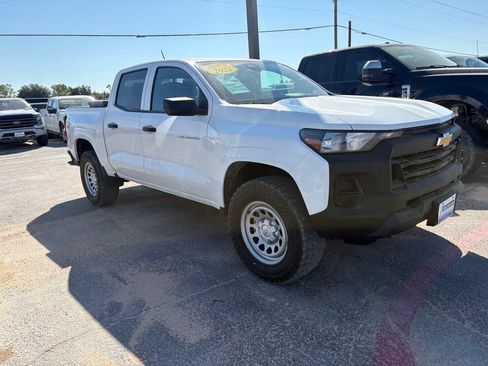 Used 2024 Chevrolet Colorado W/T w/ WT Convenience Package AWD/4WD image 8