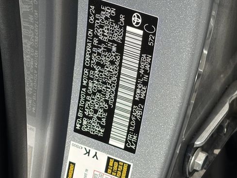 Used 2024 Toyota Prius Prime FWD image 13
