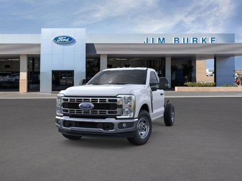 New 2026 Ford F350 XL w/ XL Chrome Package RWD image 2