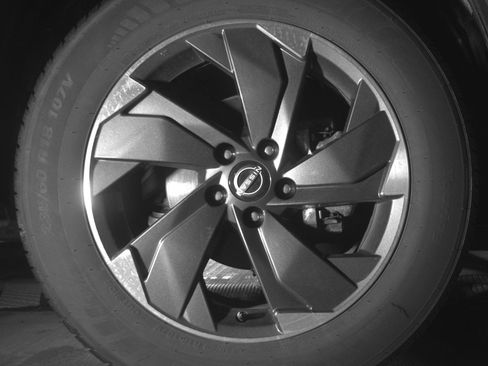 Used 2025 Nissan Rogue SV image 13