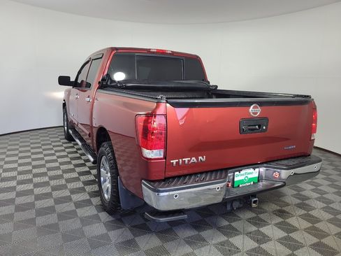 Used 2014 Nissan Titan SV w/ SV Value Truck Package RWD image 5