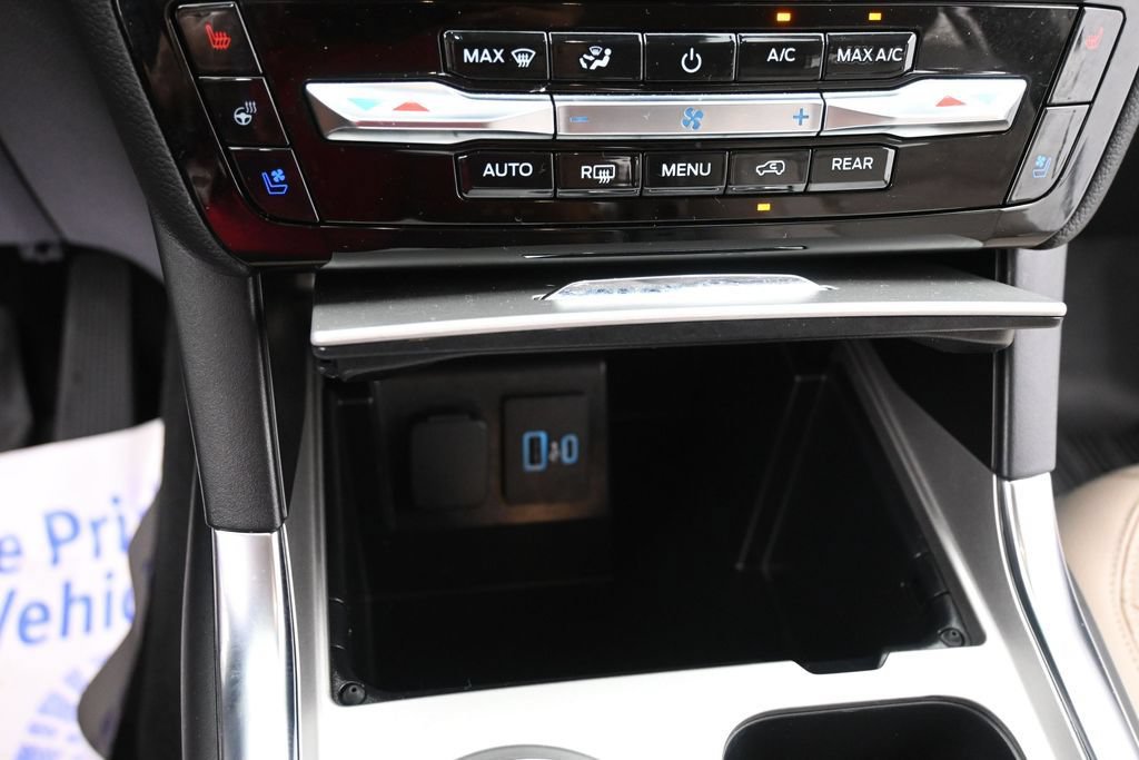 Used 2023 Ford Explorer Limited w/ Limited Technology Package AWD/4WD image 15