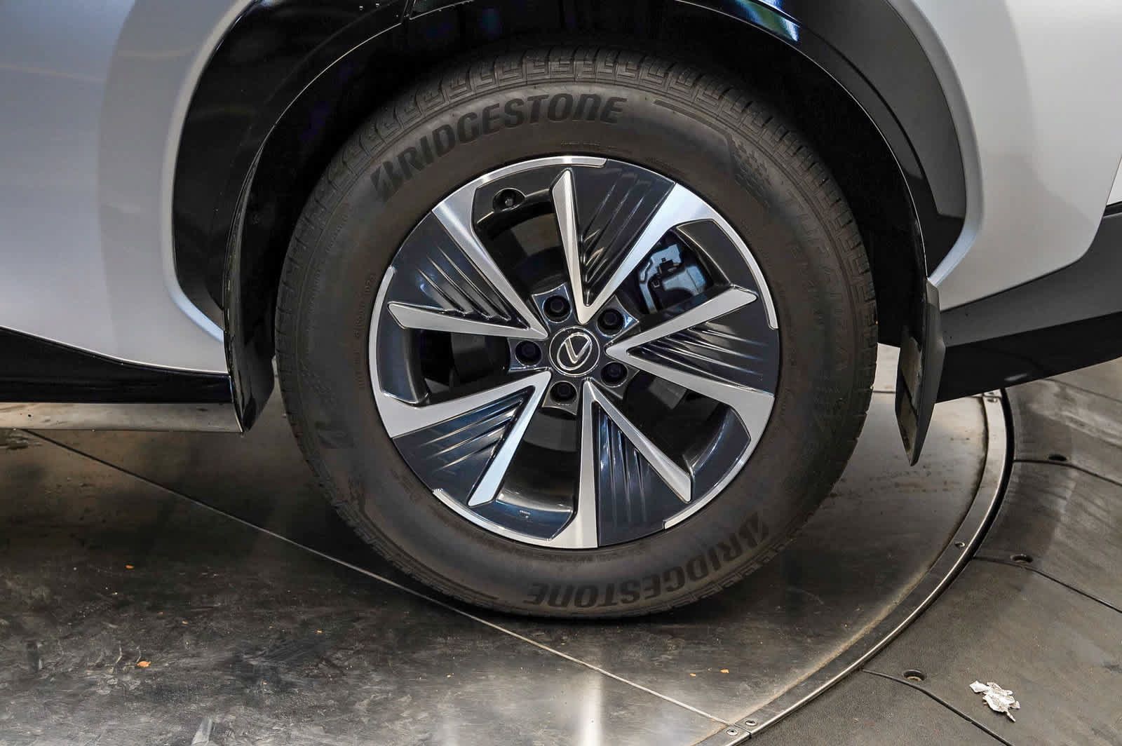 Used 2025 Lexus RZ 450e w/ Accessory Package (2T) AWD/4WD image 10