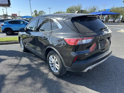 Used 2020 Ford Escape SE image 4