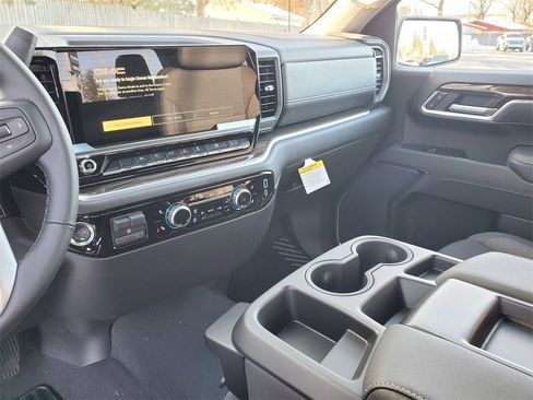 New 2026 GMC Sierra 1500 Elevation image 16