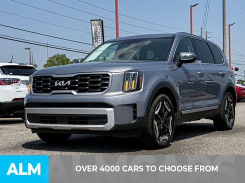 Used 2025 Kia Telluride S FWD image 2