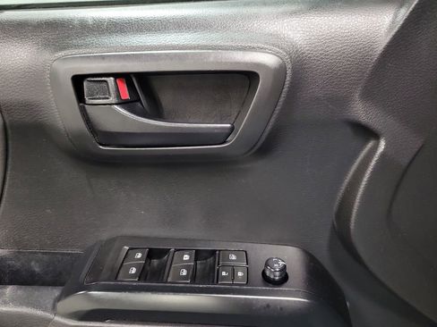 Used 2022 Toyota Tacoma SR image 19