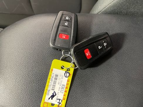 Certified 2025 Toyota RAV4 XLE AWD/4WD image 24