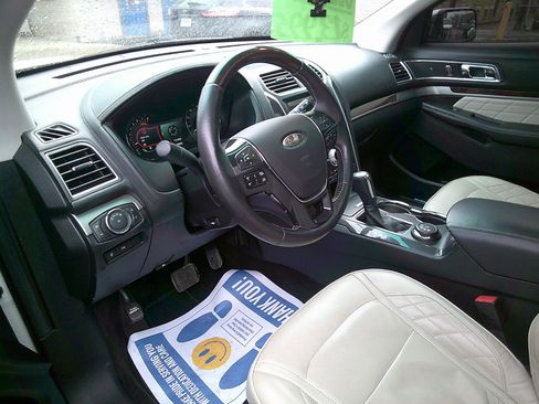 Used 2016 Ford Explorer Platinum image 7