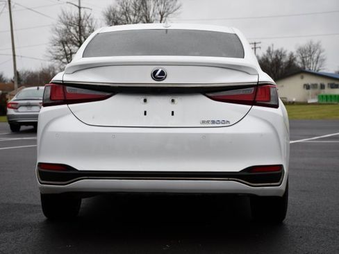 Used 2022 Lexus ES 300h F Sport image 6