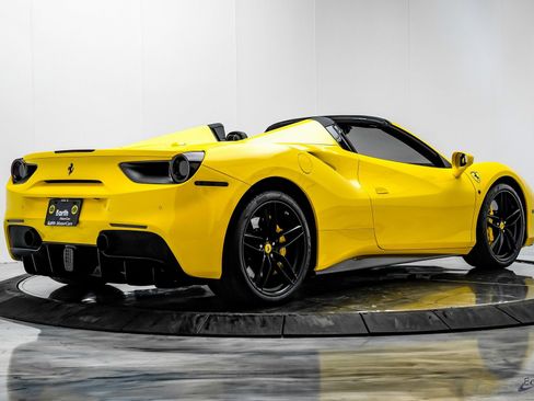Used 2017 Ferrari 488 Spider image 22