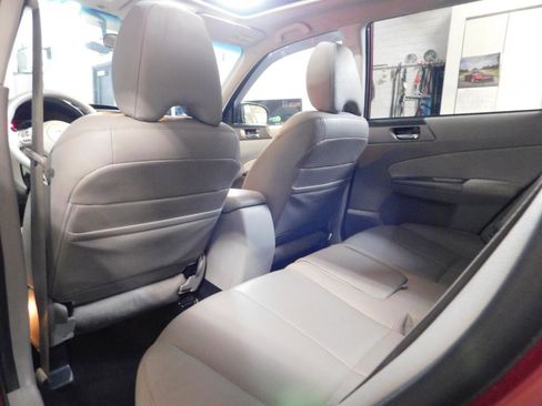 Used 2012 Subaru Forester 2.5X Limited AWD/4WD image 13