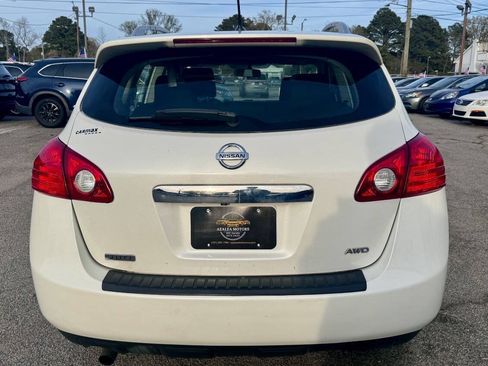 Used 2015 Nissan Rogue S w/ Convenience Package AWD/4WD image 3