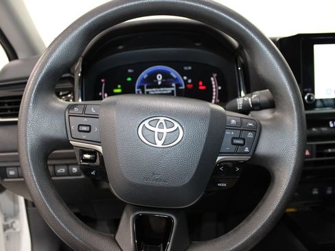 Used 2025 Toyota Camry LE FWD image 28