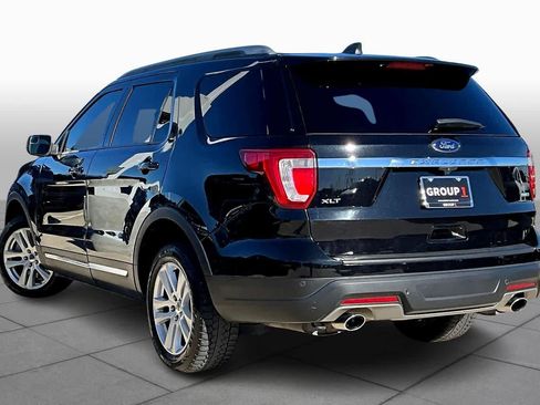 Used 2019 Ford Explorer XLT image 11