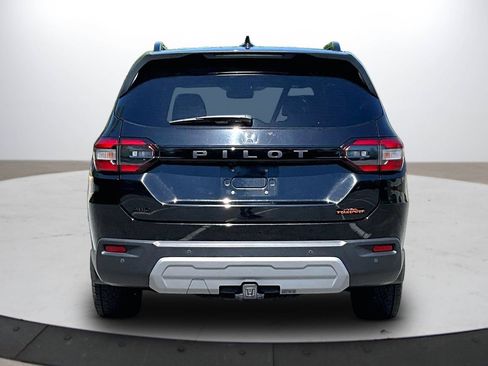 Used 2024 Honda Pilot TrailSport image 8