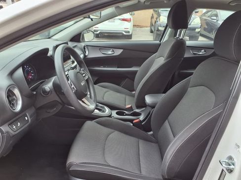 Used 2024 Kia Forte LXS w/ LXS Technology Package FWD image 16
