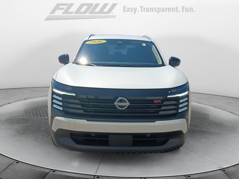 Used 2026 Nissan Kicks SR FWD image 2