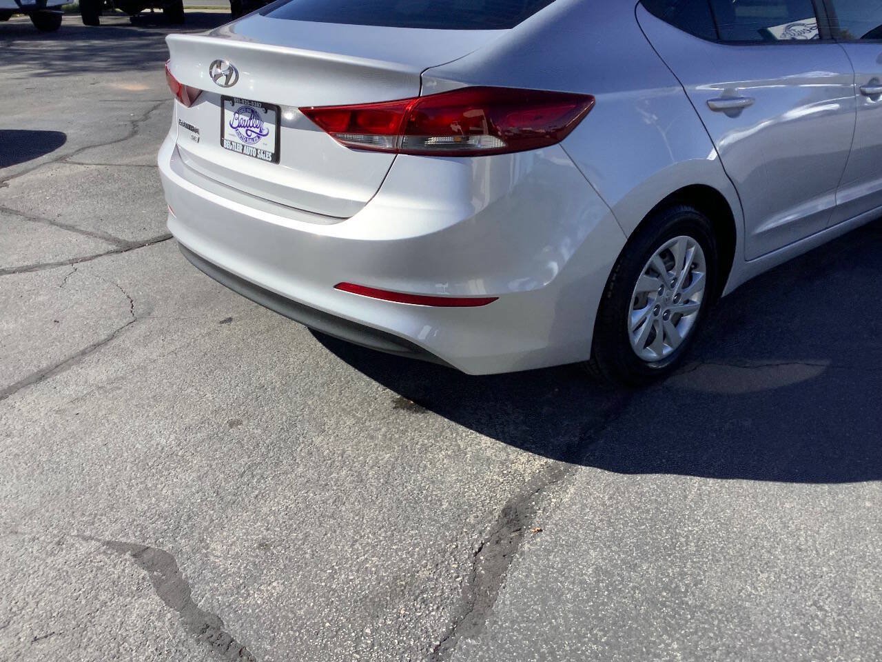 Used 2017 Hyundai Elantra SE FWD image 11