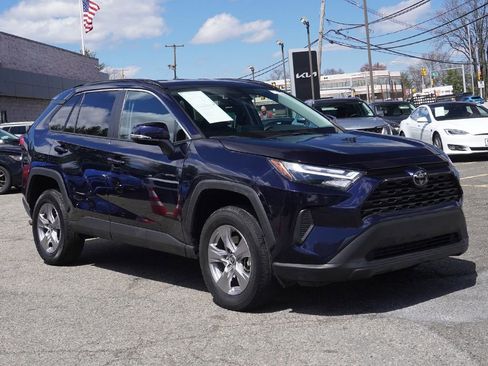 Used 2025 Toyota RAV4 XLE AWD/4WD image 42