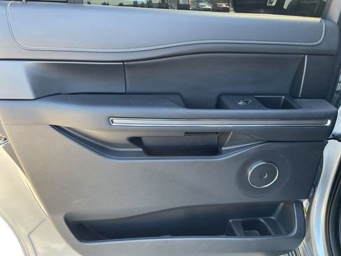 Used 2022 Ford Expedition Max XLT image 46