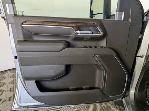 New 2026 GMC Sierra 2500 SLE w/ SLE Value Package; AWD/4WD image 14