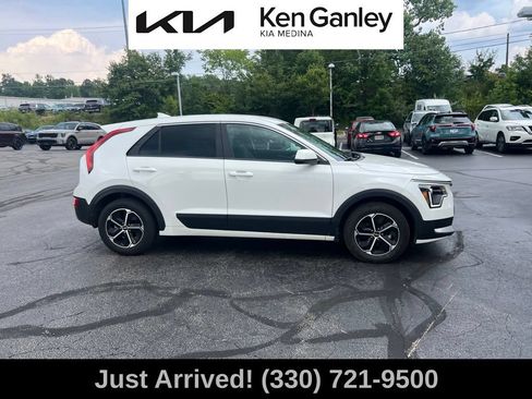 Certified 2025 Kia Niro LX FWD image 4