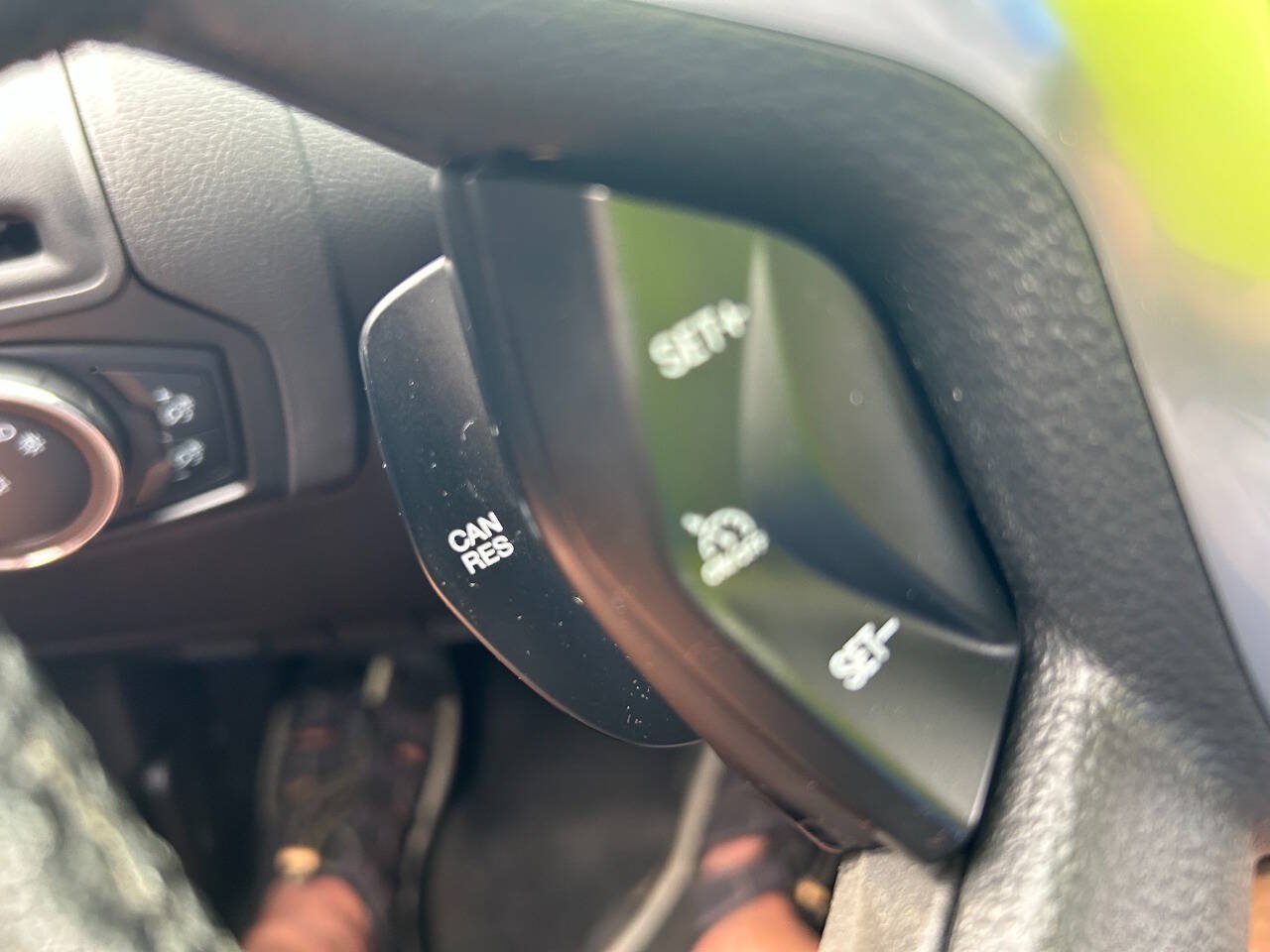 Used 2014 Ford Focus SE w/ SE Sport Package FWD image 22