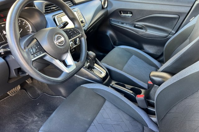 Used 2025 Nissan Versa SV FWD image 12