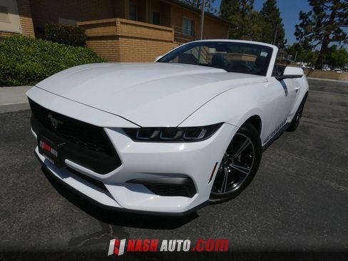 Used 2024 Ford Mustang Convertible RWD image 16