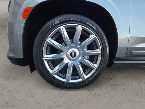 Used 2024 Cadillac Escalade Premium Luxury Platinum AWD/4WD image 14