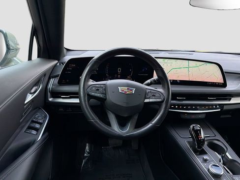 Used 2025 Cadillac XT4 Premium Luxury image 21