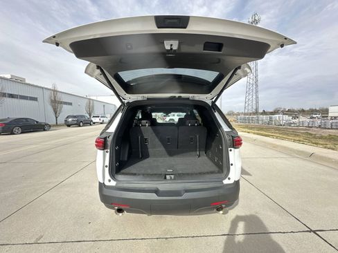 Used 2023 Chevrolet Traverse LT w/ Midnight/Sport Edition image 25