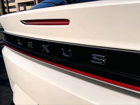 Used 2023 Lexus RZ 450e Premium w/ Accessory Package (Z1) image 9