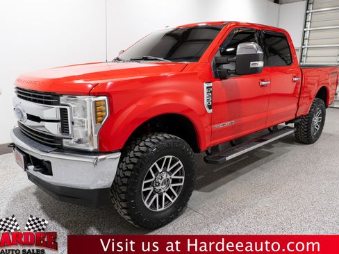Used 2018 Ford F250 XLT w/ XLT Premium Package image 2