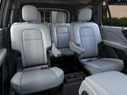 New 2026 Lincoln Aviator Black Label w/ Jet Appearance Package AWD/4WD image 11