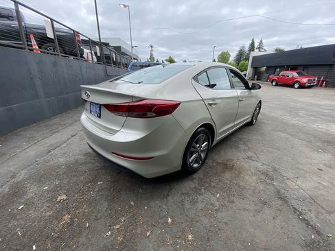 Used 2018 Hyundai Elantra Value Edition FWD image 6