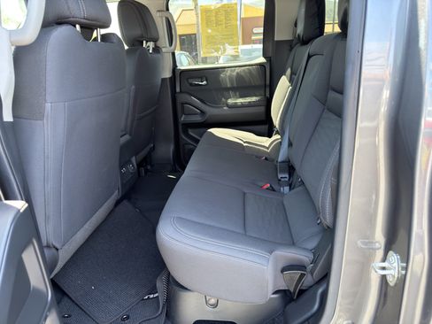 Used 2024 Nissan Frontier SV w/ SV Convenience Package RWD image 19